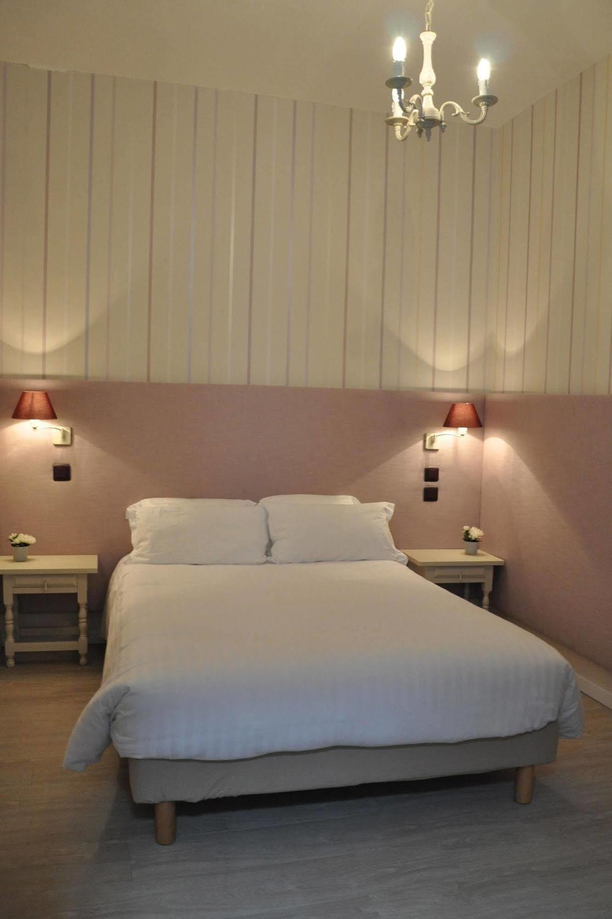 The Originals City, Hotel La Reine Jeanne, Orthez Eksteriør bilde
